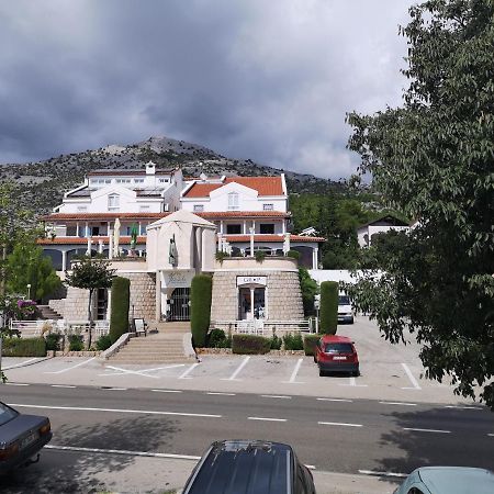 Apartmani Dada Starigrad Paklenica Exteriér fotografie