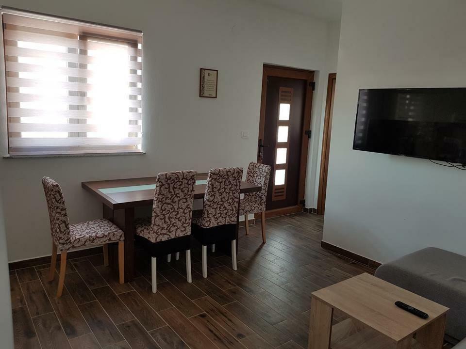Apartmani Dada Starigrad Paklenica Exteriér fotografie