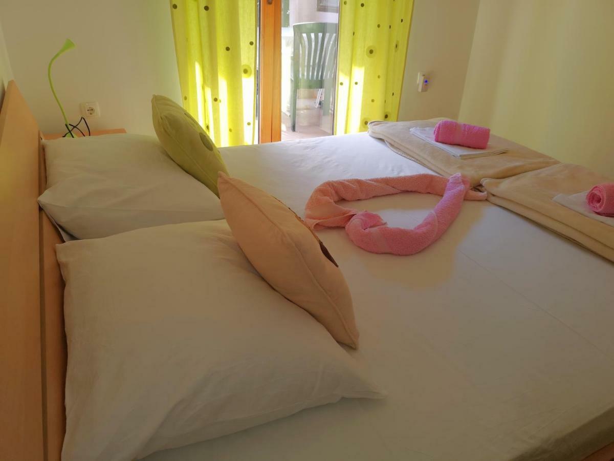 Apartmani Dada Starigrad Paklenica Exteriér fotografie