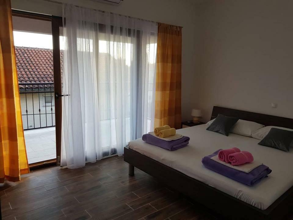 Apartmani Dada Starigrad Paklenica Exteriér fotografie