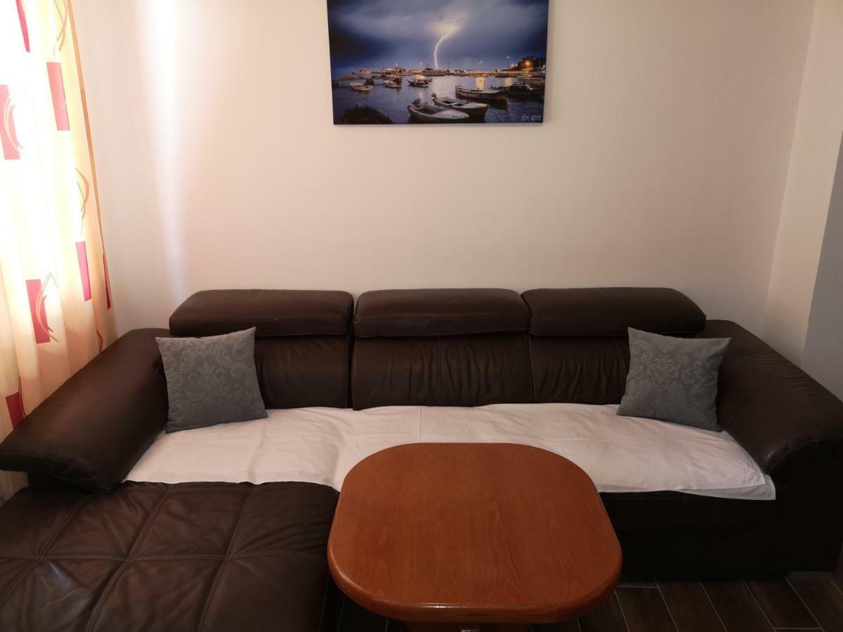Apartmani Dada Starigrad Paklenica Exteriér fotografie